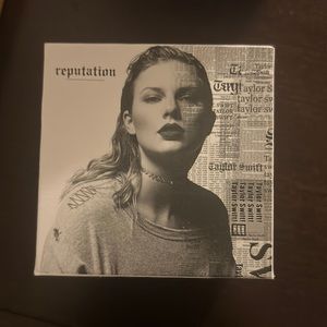 Taylor Swift snake ring